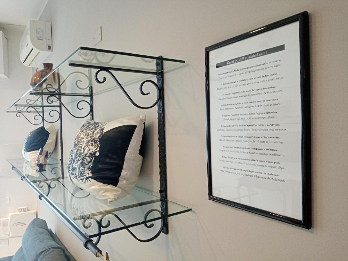 Einaudi 56 Guest House Cagliari Ngoại thất bức ảnh