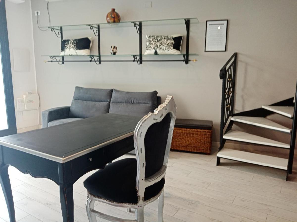 Einaudi 56 Guest House Cagliari Ngoại thất bức ảnh