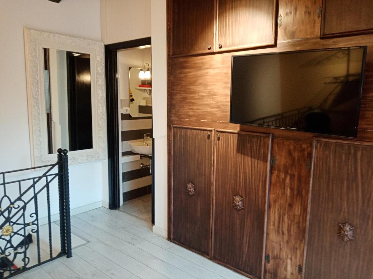 Einaudi 56 Guest House Cagliari Ngoại thất bức ảnh