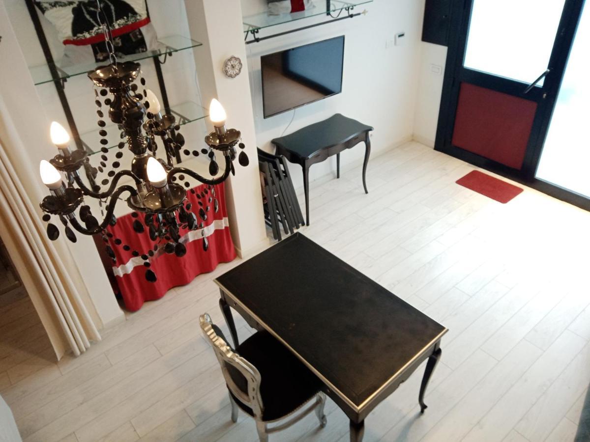 Einaudi 56 Guest House Cagliari Ngoại thất bức ảnh