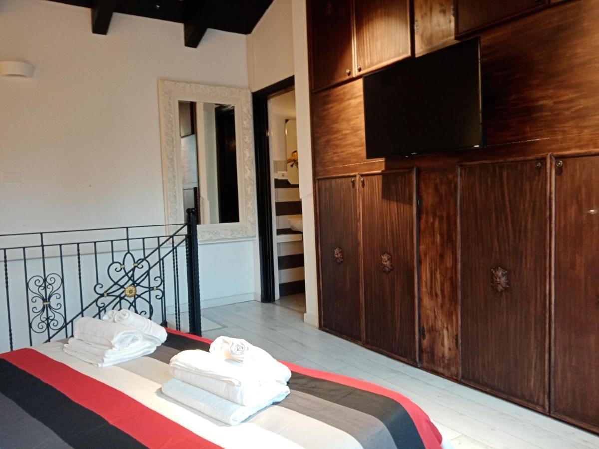 Einaudi 56 Guest House Cagliari Ngoại thất bức ảnh