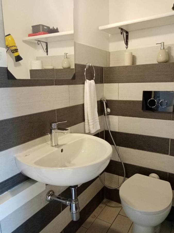 Einaudi 56 Guest House Cagliari Ngoại thất bức ảnh